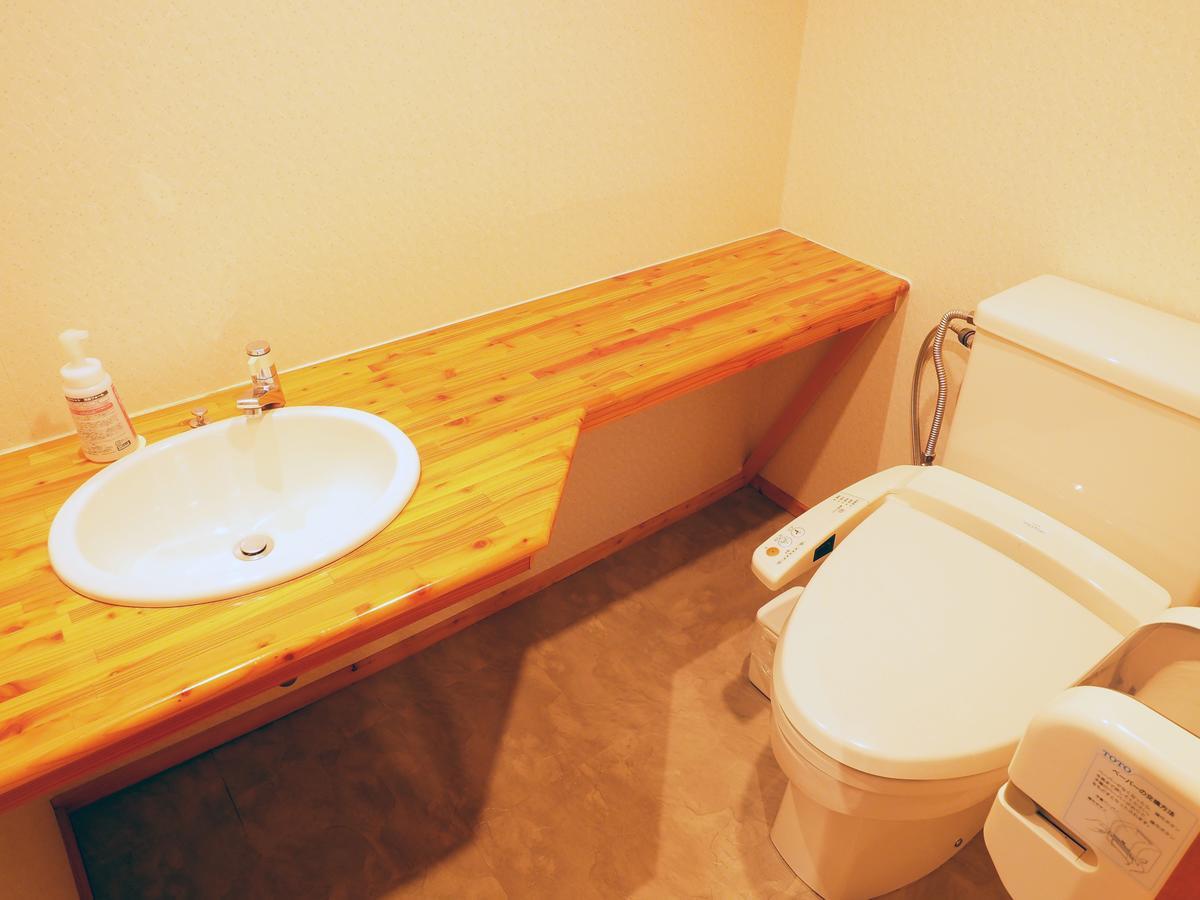 Log Hotel Larch Lake Kanayama Minamifurano Habitación foto